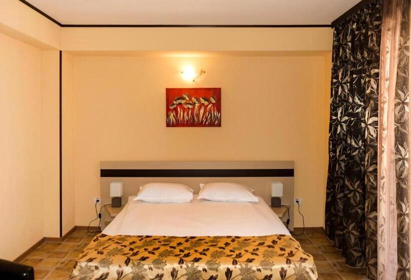 بنسيون Vila Patricia