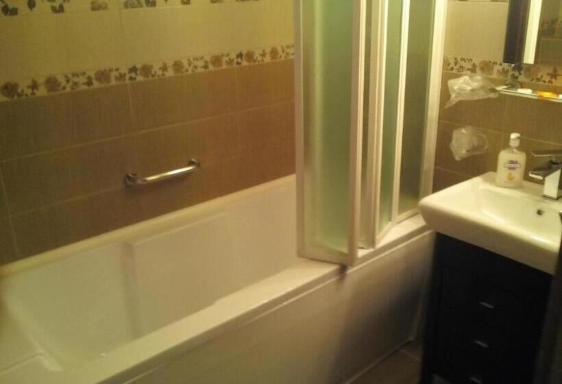 بنسيون Vila Patricia