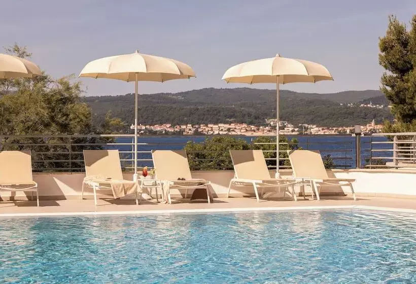 Hotelli Aminess Younique Bellevue