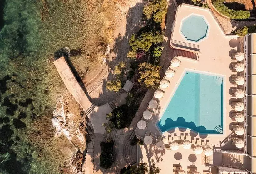 Hotelli Aminess Younique Bellevue