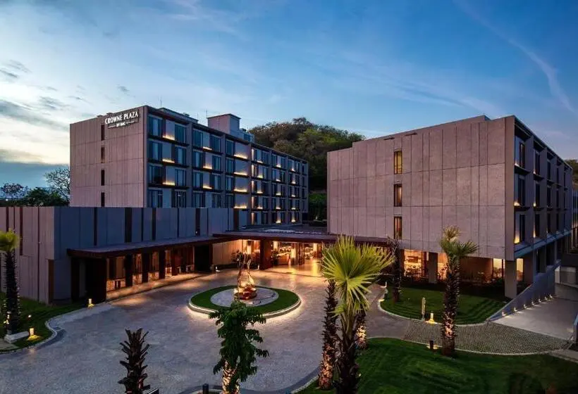 Hotelli Crowne Plaza Labuan Bajo By Ihg