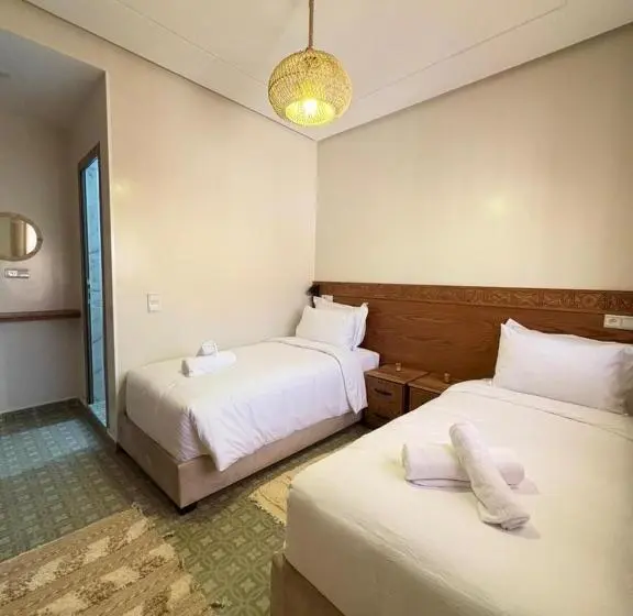 ベッドアンドブレックファースト Paradise Blue Wave Hostel   Guest House