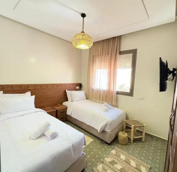 ベッドアンドブレックファースト Paradise Blue Wave Hostel   Guest House