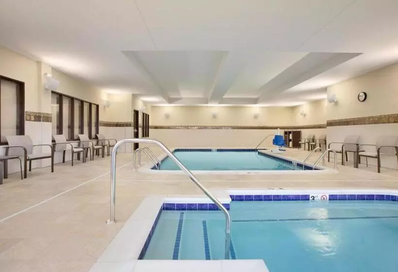 Hotelli Courtyard By Marriott Boston Dedham/westwood