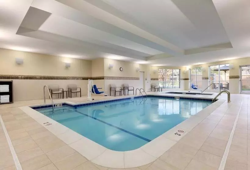 Hotelli Courtyard By Marriott Boston Dedham/westwood