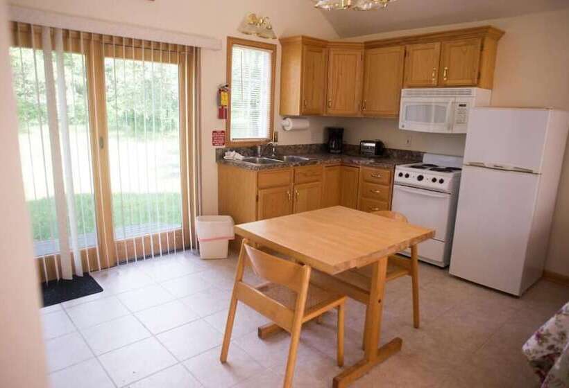 בית מלון כפרי M 22 Inn Suttons Bay