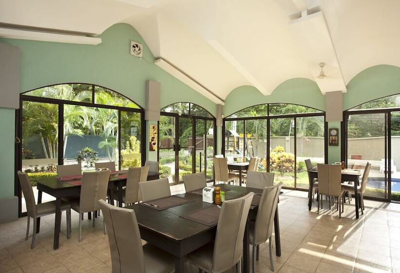 Отель Pitaya Lodge