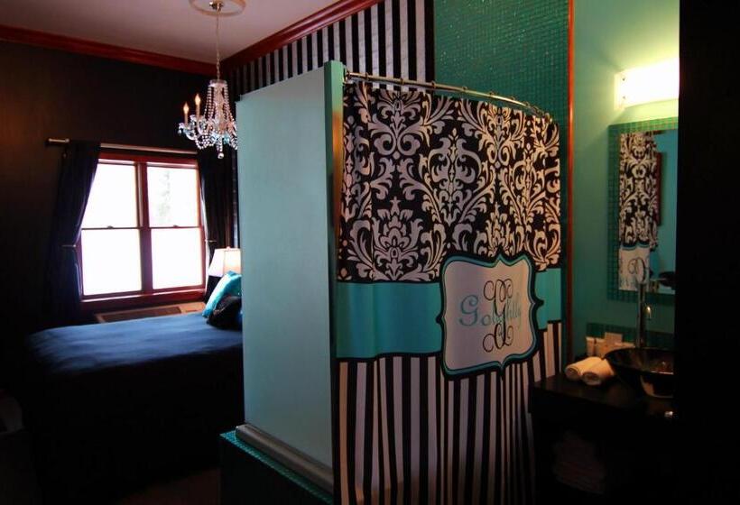 Отель The Roxbury