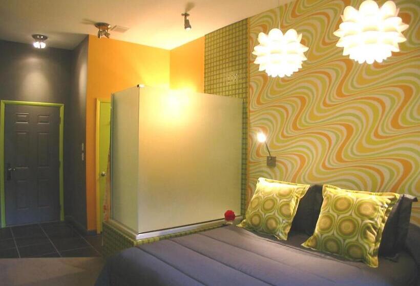 Отель The Roxbury