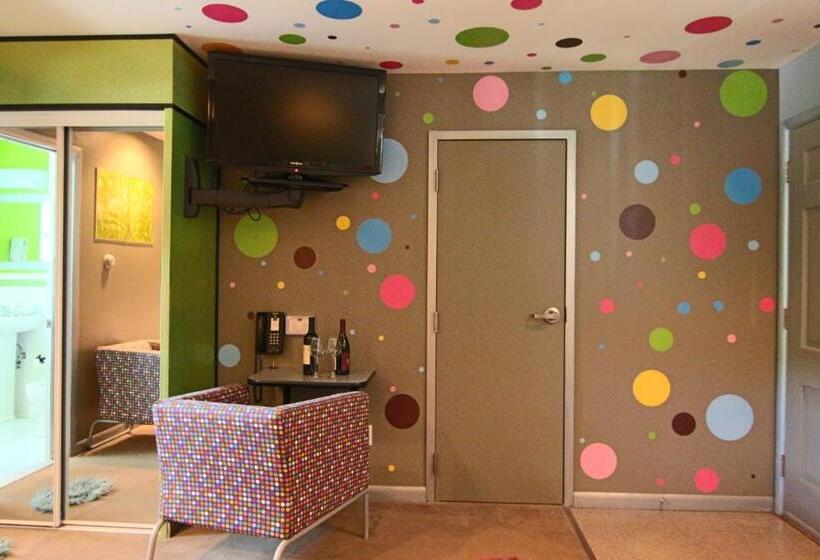 Отель The Roxbury