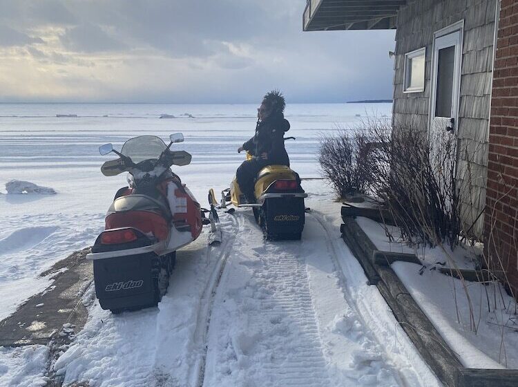 فندق على الطريق Carbone S Beachside Guest Rooms