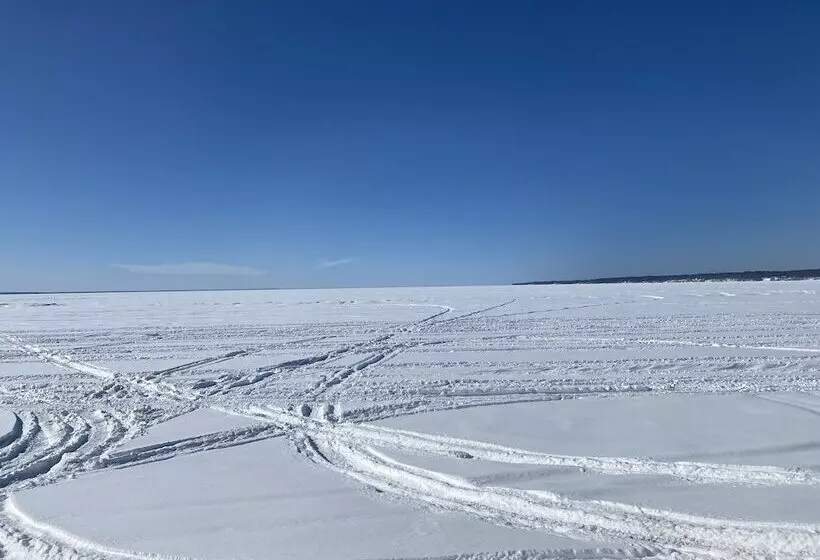 Motelli Carbone S Beachside Guest Rooms