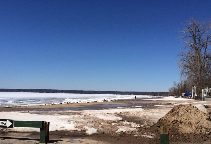 汽车旅馆 Carbone S Beachside Guest Rooms