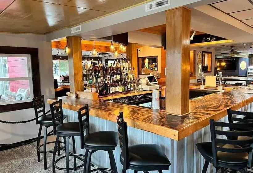 Motelli Carbone S Beachside Guest Rooms