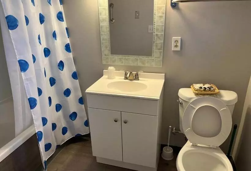 Motelli Carbone S Beachside Guest Rooms