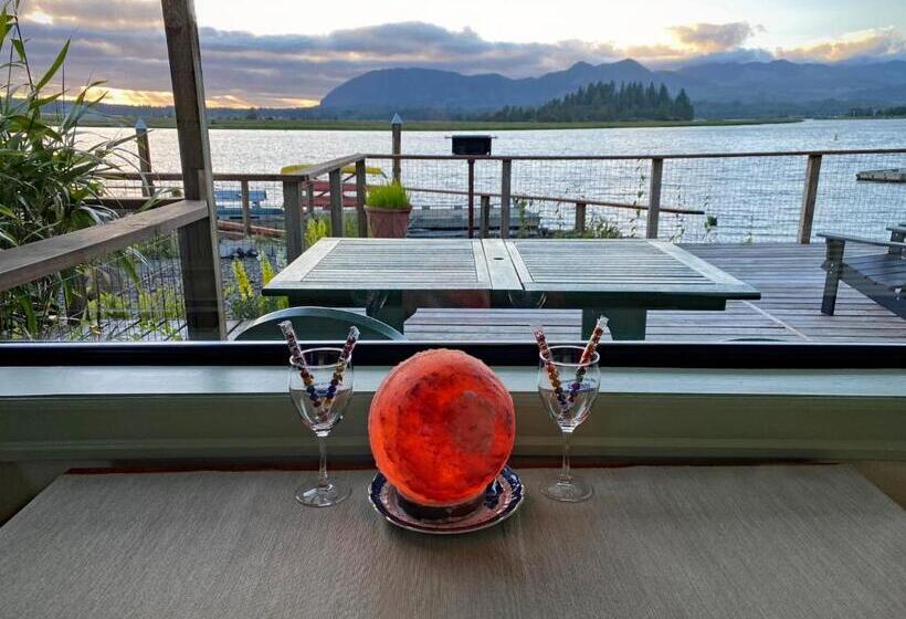 Motel Wheeler On The Bay Lodge And Marina