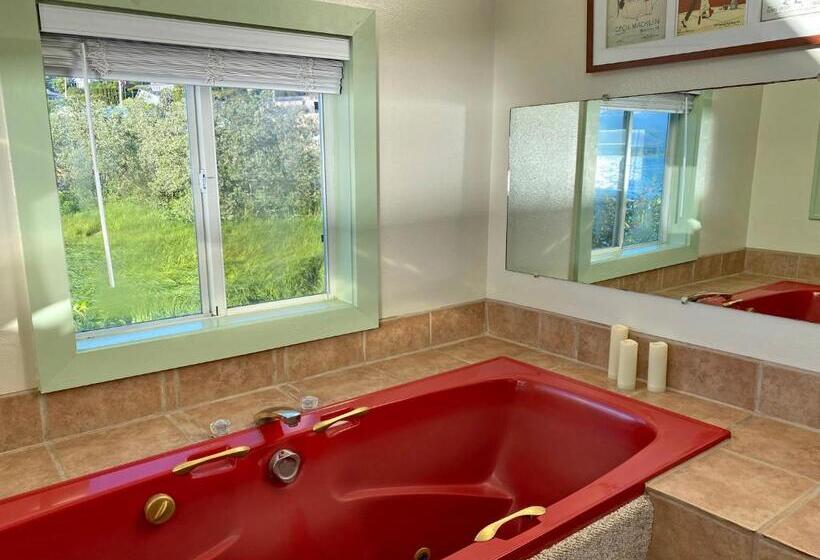 Motel Wheeler On The Bay Lodge And Marina