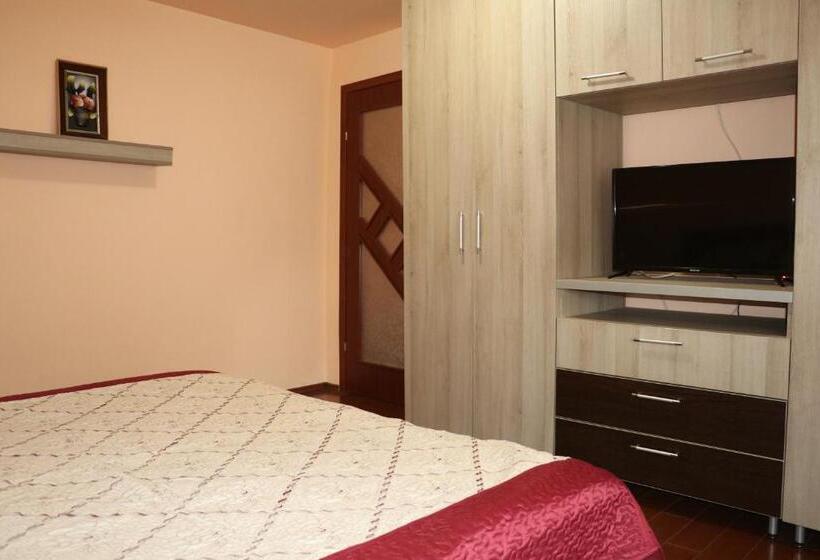 Пансион Amelia House