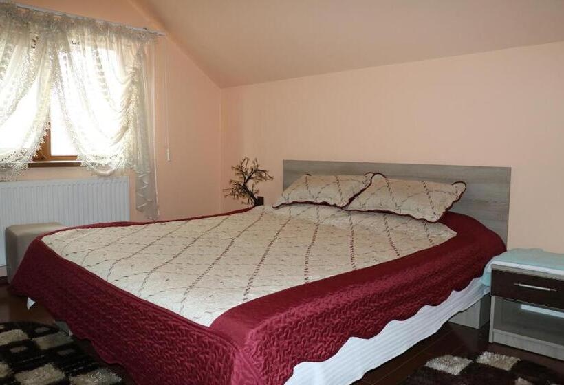 Пансион Amelia House