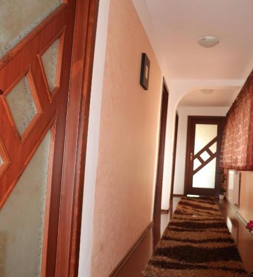 Пансион Amelia House