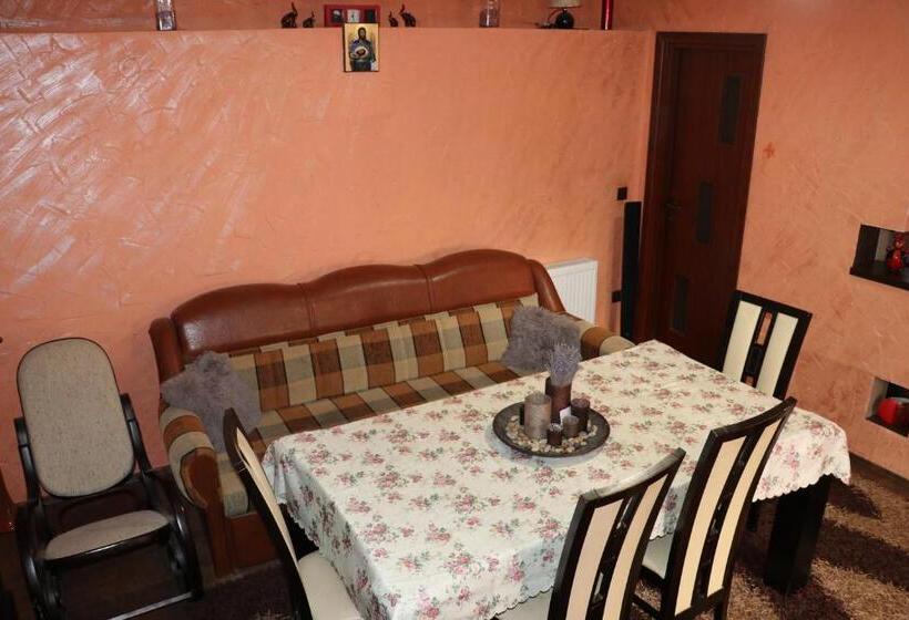 Пансион Amelia House