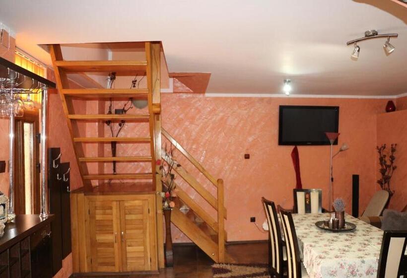 Пансион Amelia House