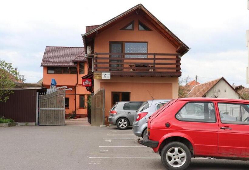 Пансион Amelia House