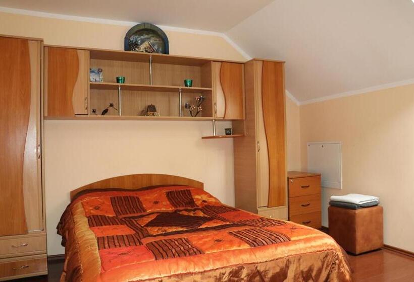 Пансион Amelia House