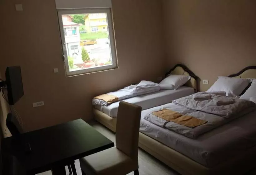 پانسیون Guesthouse Eko Piva