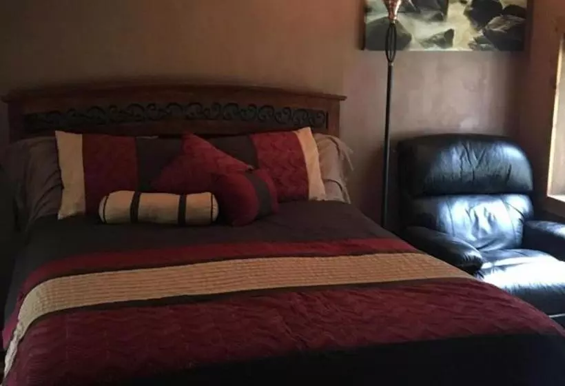 ペンション Hollis Creek Cabin