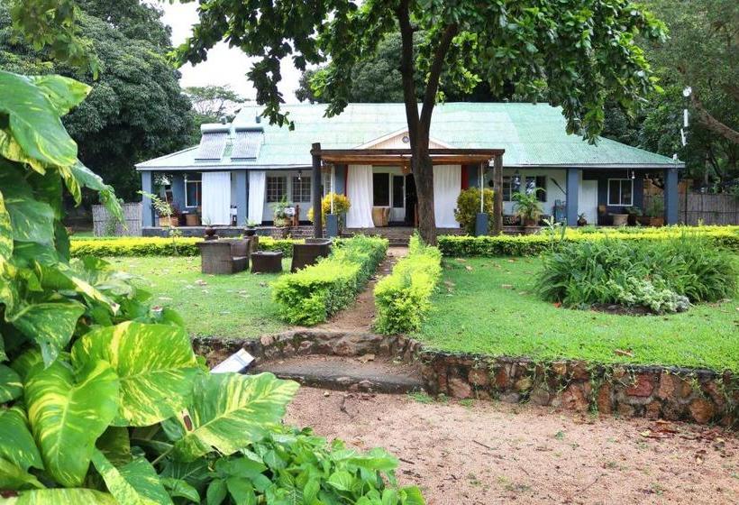 پانسیون Monkey Bay Beach Lodge