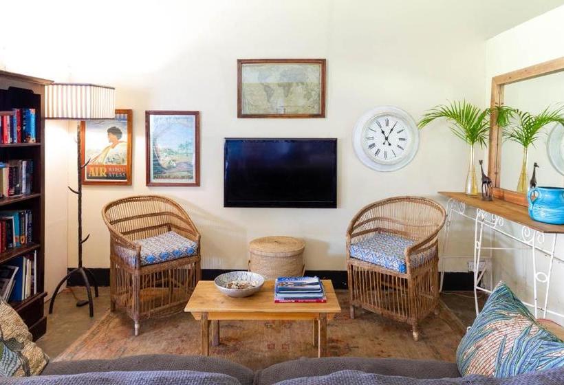 پانسیون Monkey Bay Beach Lodge