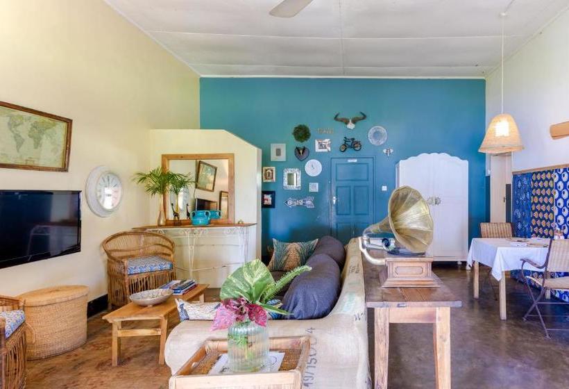 پانسیون Monkey Bay Beach Lodge