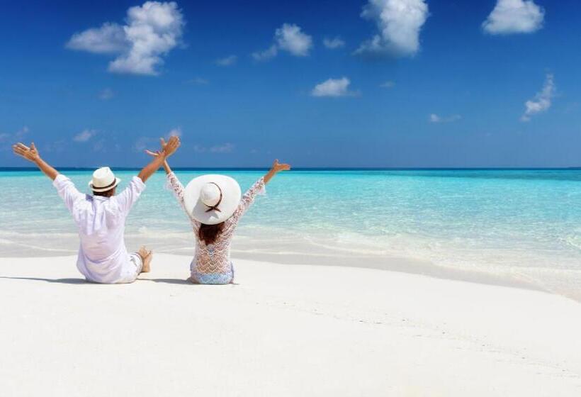 پانسیون Ocean Beach Inn   Maldives