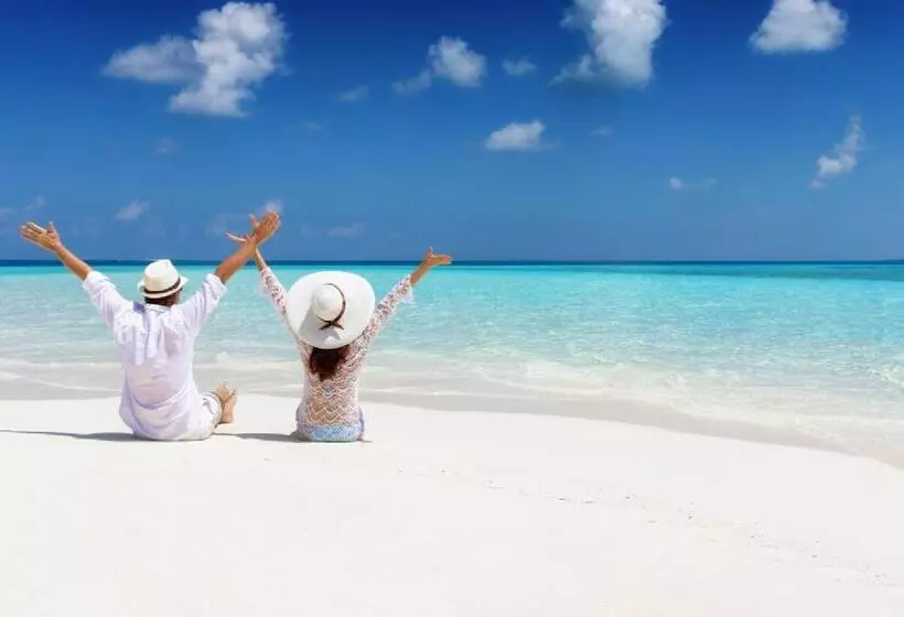 پانسیون Ocean Beach Inn   Maldives