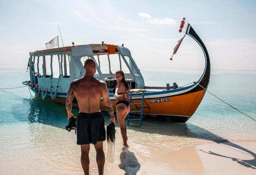 پانسیون Ocean Beach Inn   Maldives