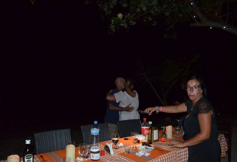 پانسیون Ocean Beach Inn   Maldives