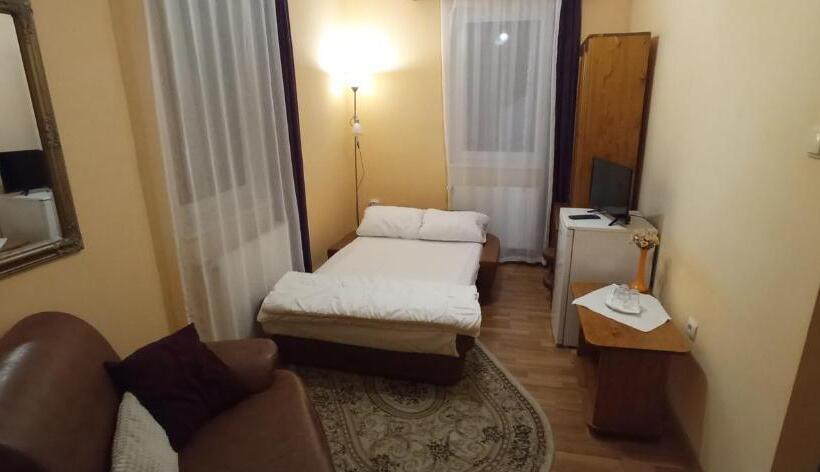 پانسیون Villa Atriolum