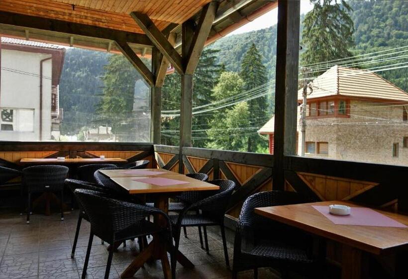 پانسیون Villa Atriolum