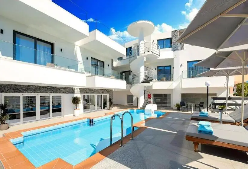 Pnoe Beachside Living