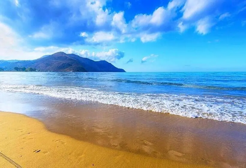 Pnoe Beachside Living