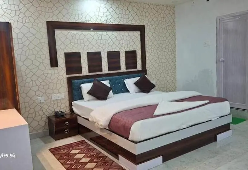 ホテル Vijaya Grand, Patna