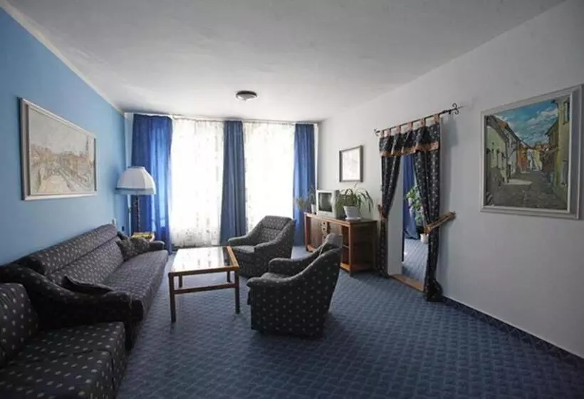 Hotelli Solaster Garni