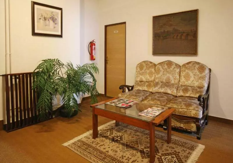 Hotelli Solaster Garni