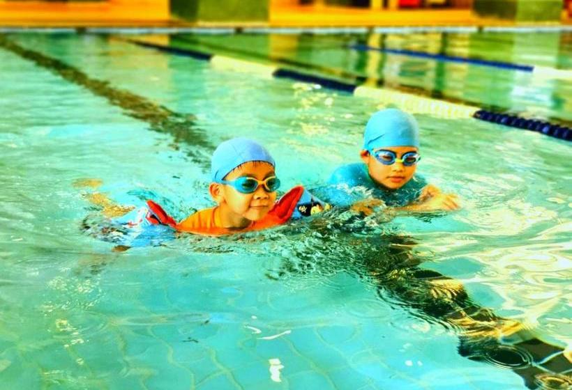 هتل Uniresort Lukang