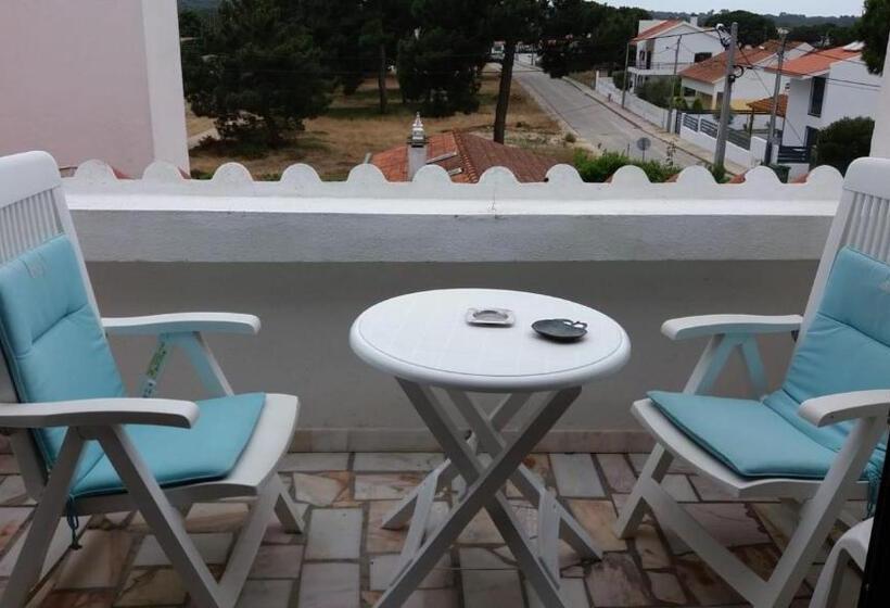 ペンション Country House Alfarim