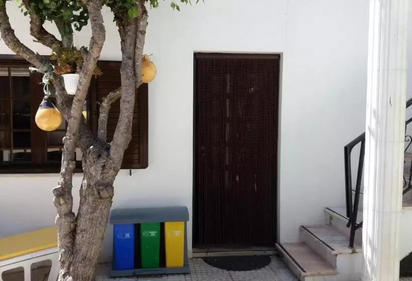 ペンション Country House Alfarim