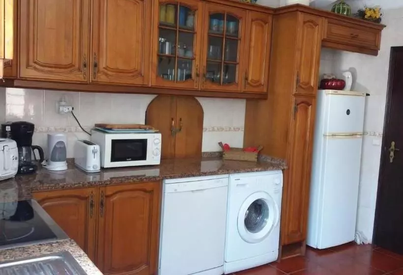 ペンション Country House Alfarim