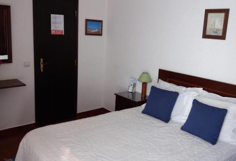 ペンション Country House Alfarim