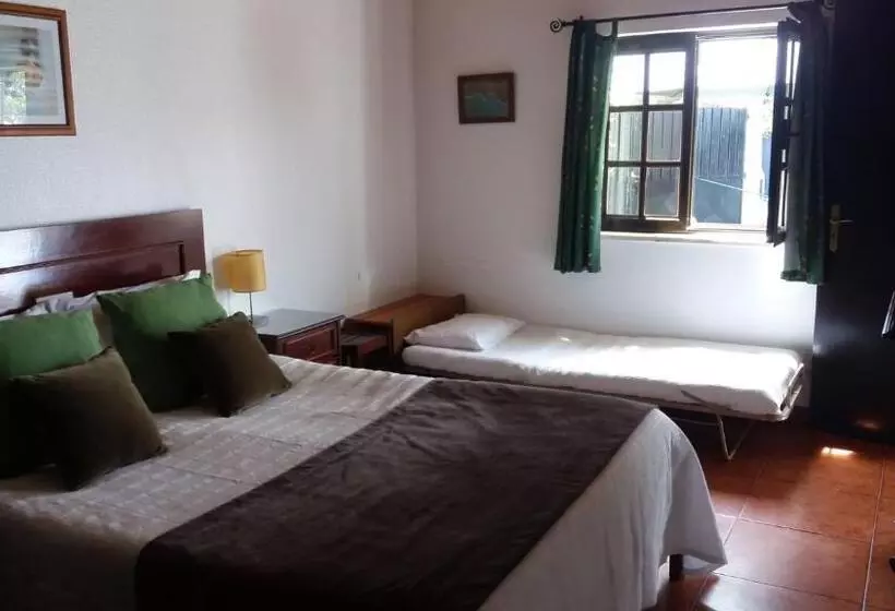 ペンション Country House Alfarim